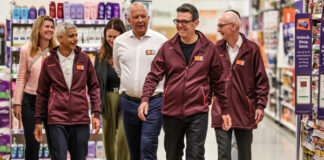 Sainsbury's CEO Simon Roberts with UK PM Andy Burnham, London Mayor Sadiq Khan and other industry experts at Nine Elms store.
