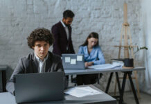 The Hidden Cost of Disconnection: Why Younger UK Workers Are Struggling to Feel Connected at Work Workplace belonging